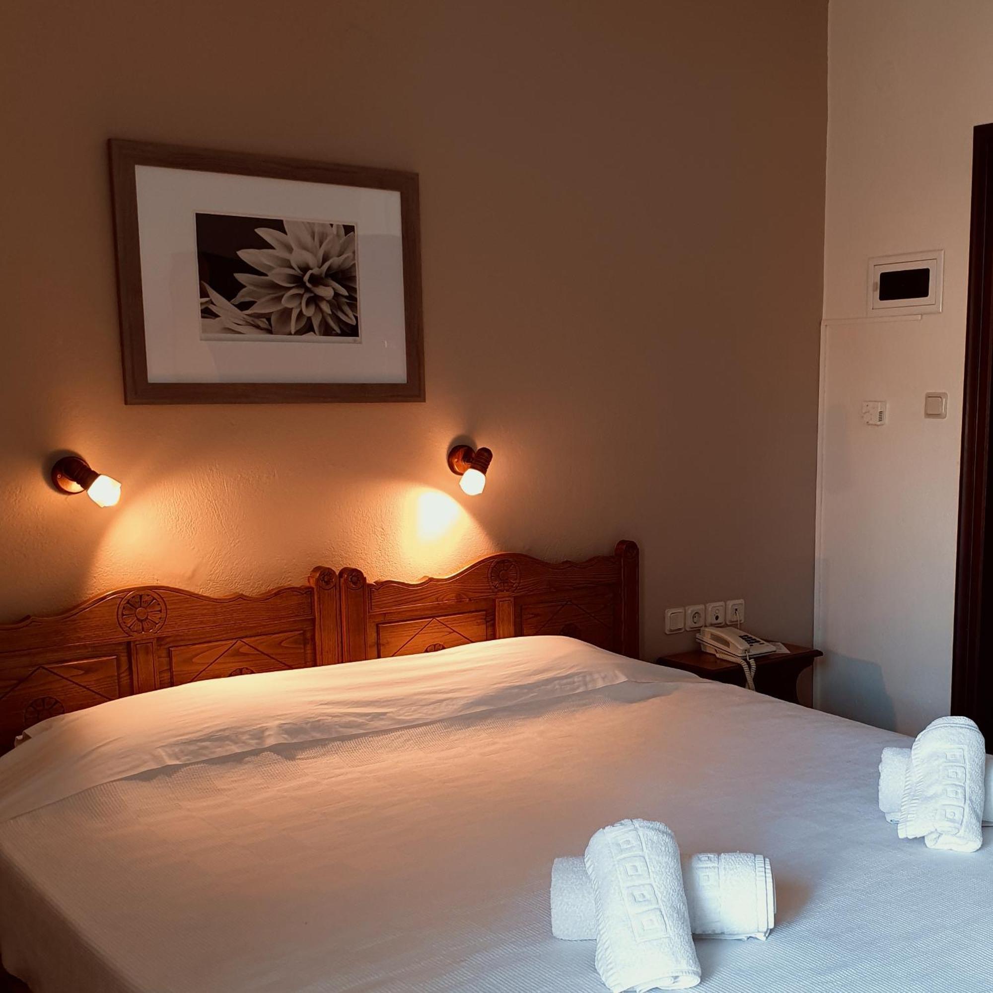 Pegasus Hotel & Coastal Cafe Kala Nera Buitenkant foto