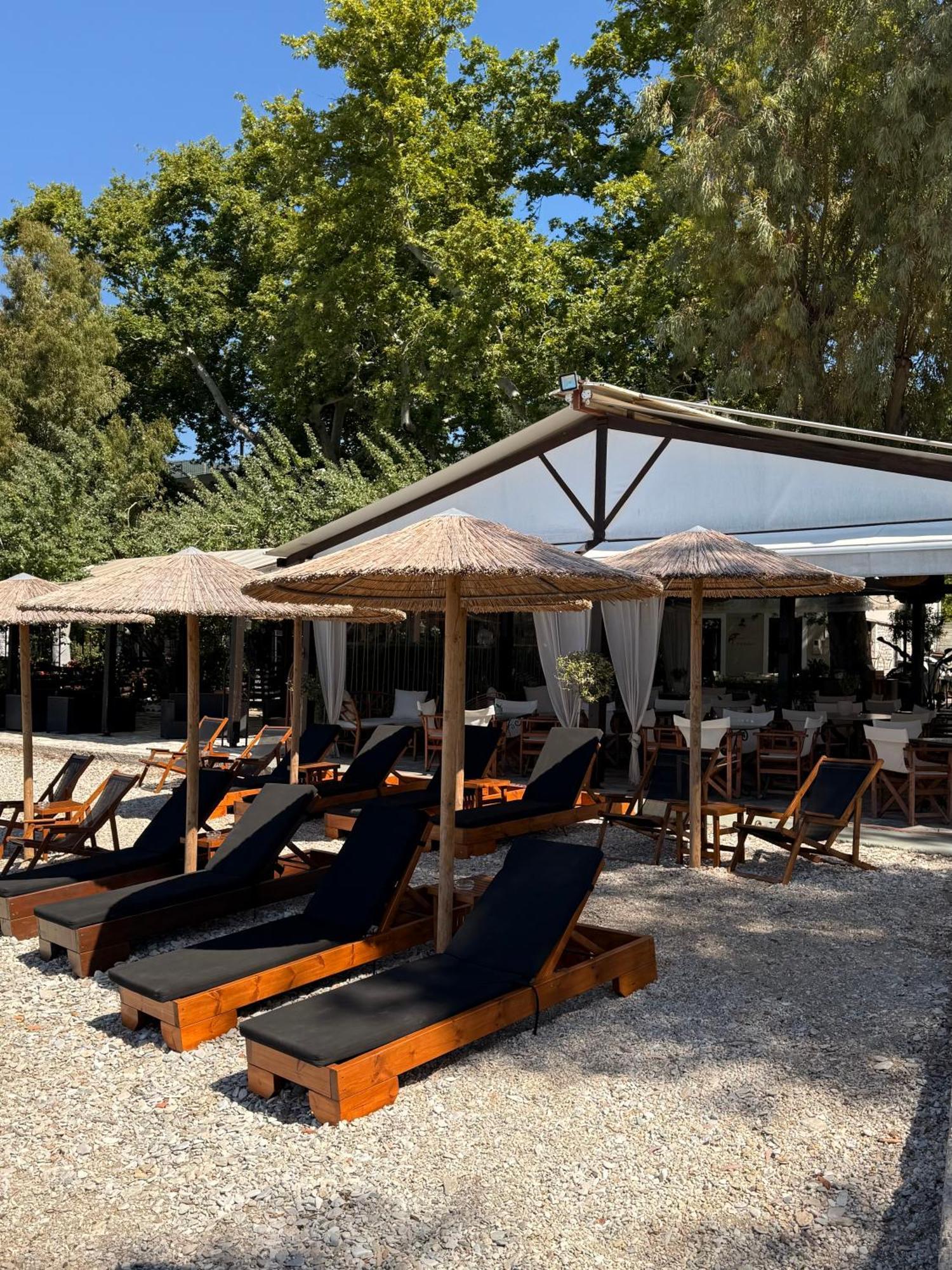 Pegasus Hotel & Coastal Cafe Kala Nera Buitenkant foto