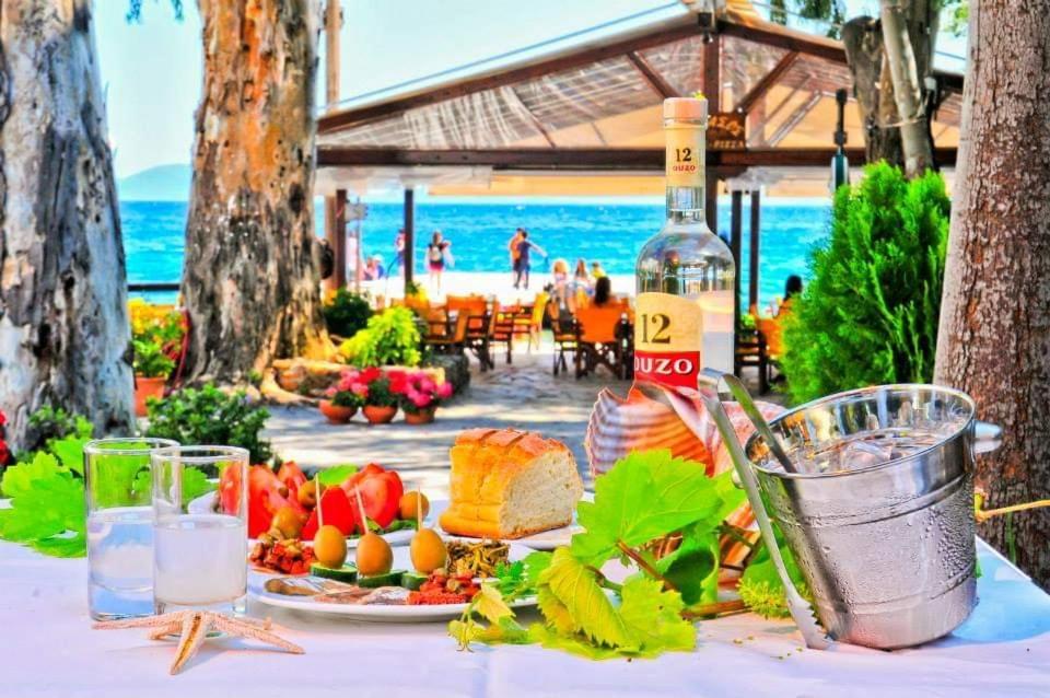 Pegasus Hotel & Coastal Cafe Kala Nera Buitenkant foto