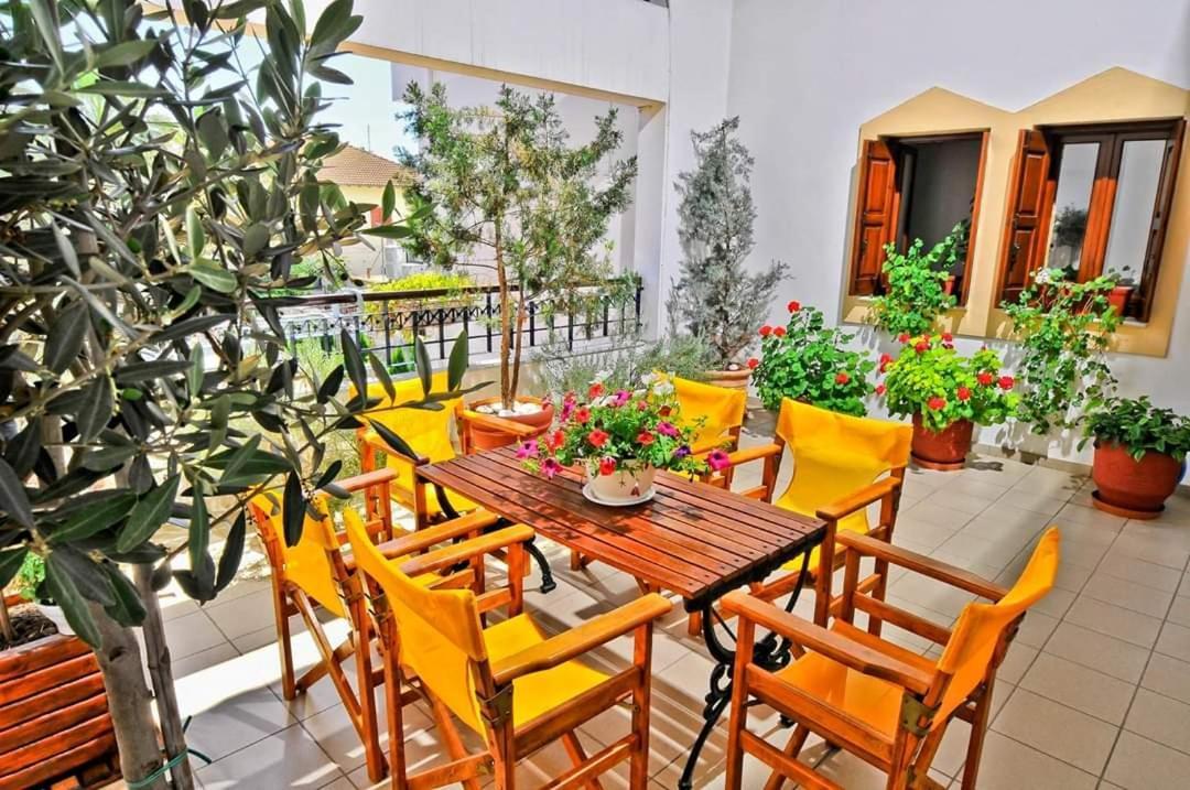 Pegasus Hotel & Coastal Cafe Kala Nera Buitenkant foto